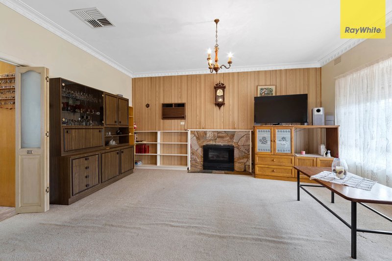 Photo - 145 William Street, St Albans VIC 3021 - Image 4