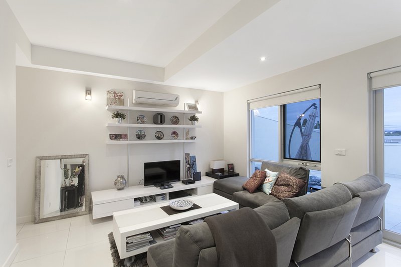 Photo - 14/51 Murrumbeena Road, Murrumbeena VIC 3163 - Image 3