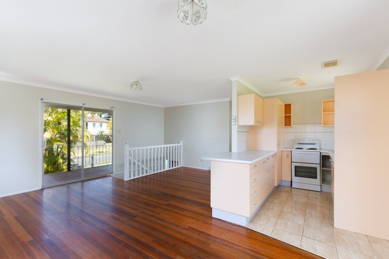 Photo - 146 Aquarius Drive, Kingston QLD 4114 - Image 2