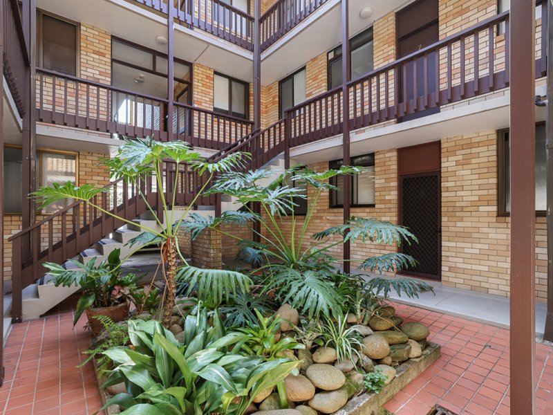 Photo - 1/46 Foamcrest Avenue, Newport NSW 2106 - Image 3