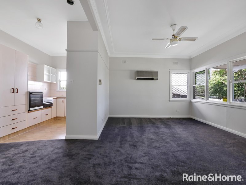 Photo - 146 George Street, Bathurst NSW 2795 - Image 3