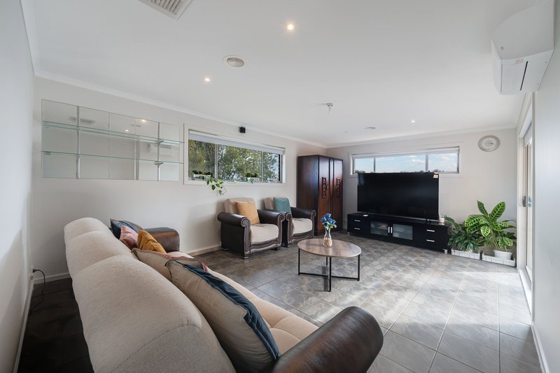 Photo - 146 Lightwood Crescent, Meadow Heights VIC 3048 - Image 5