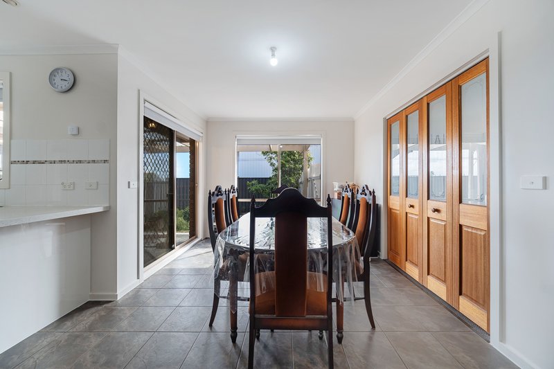 Photo - 146 Lightwood Crescent, Meadow Heights VIC 3048 - Image 8