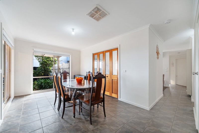 Photo - 146 Lightwood Crescent, Meadow Heights VIC 3048 - Image 9