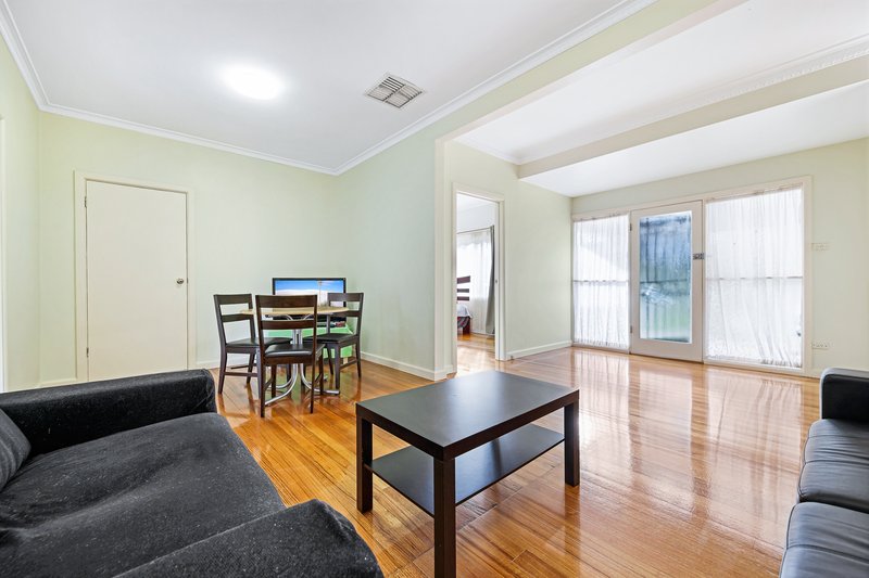 Photo - 1/46 Lincoln Avenue, Glen Waverley VIC 3150 - Image 3