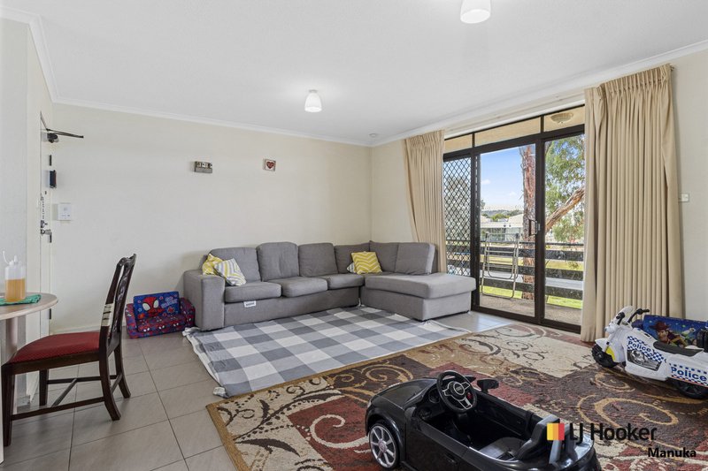 Photo - 14/6 Maclaurin Crescent, Chifley ACT 2606 - Image 2