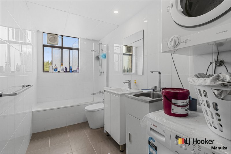 Photo - 14/6 Maclaurin Crescent, Chifley ACT 2606 - Image 9