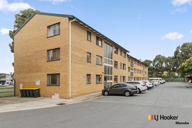 Photo - 14/6 Maclaurin Crescent, Chifley ACT 2606 - Image 15