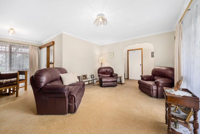 Photo - 146 Manchester Road, Mooroolbark VIC 3138 - Image 5