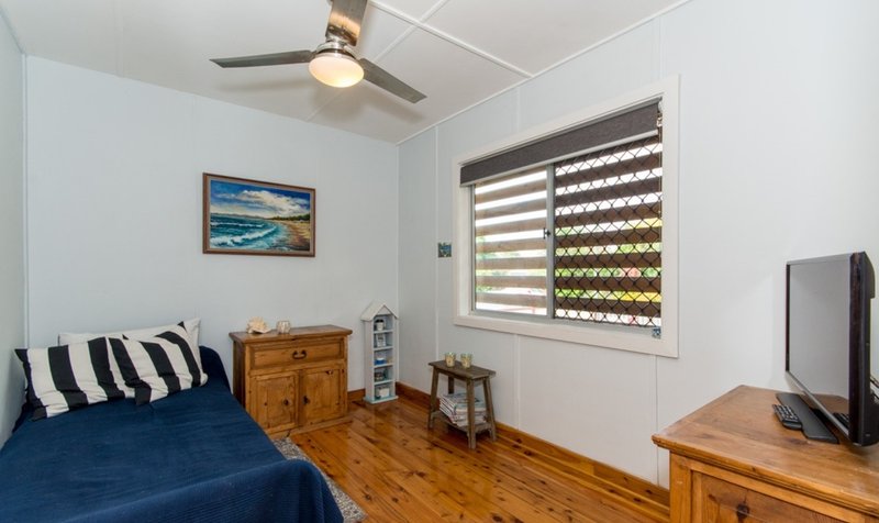 Photo - 146 Moreton Terrace, Beachmere QLD 4510 - Image 7