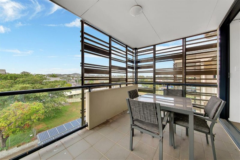 Photo - 146/80 Glenlyon Street, Gladstone Central QLD 4680 - Image 2