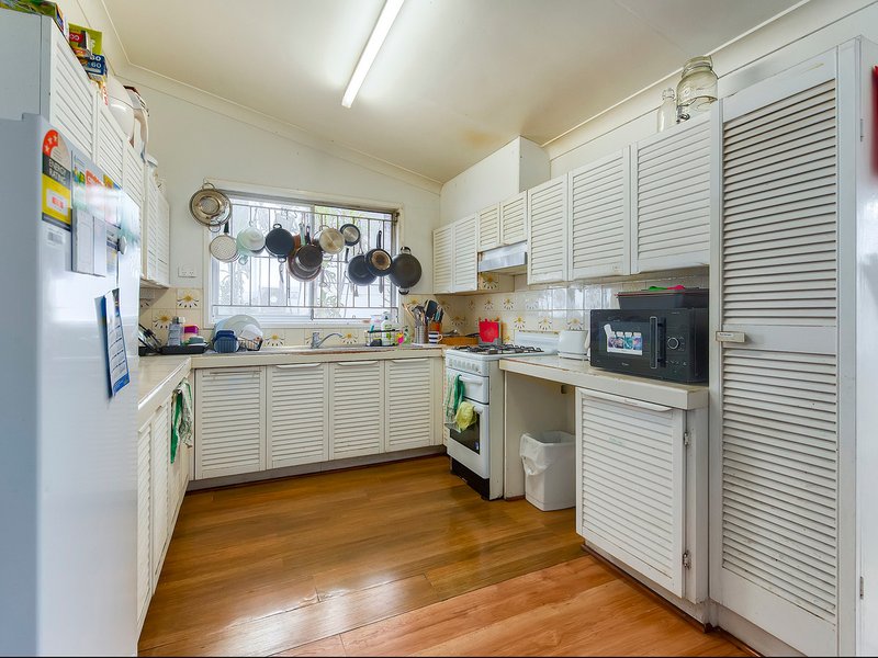 Photo - 147 Albion Road, Windsor QLD 4030 - Image 2