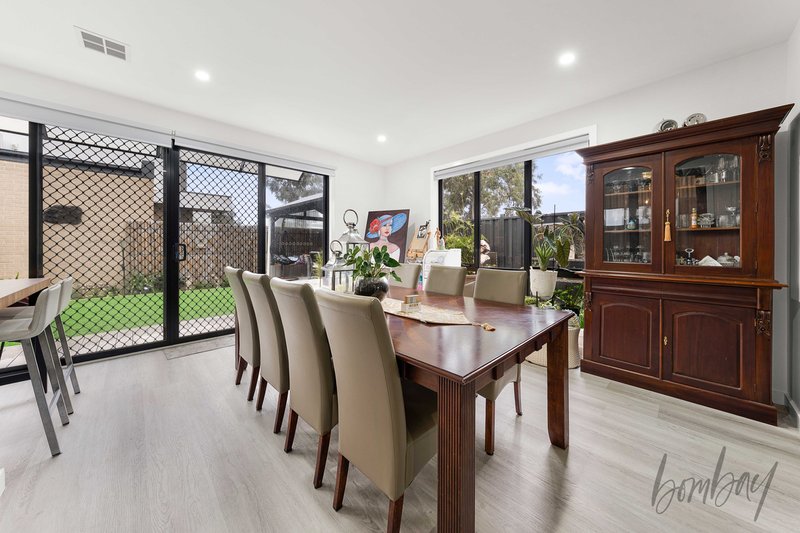 Photo - 147 Blossom Drive, Greenvale VIC 3059 - Image 6