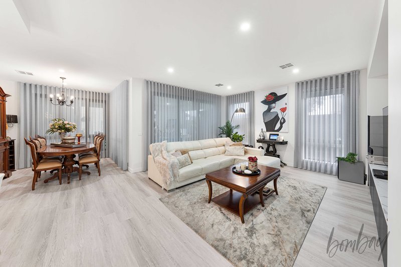 Photo - 147 Blossom Drive, Greenvale VIC 3059 - Image 11