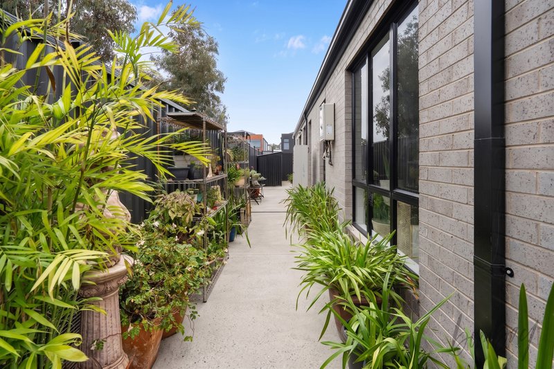 Photo - 147 Blossom Drive, Greenvale VIC 3059 - Image 24
