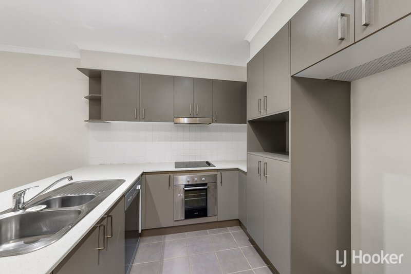 Photo - 14/7 Coolac Place, Braddon ACT 2612 - Image 3