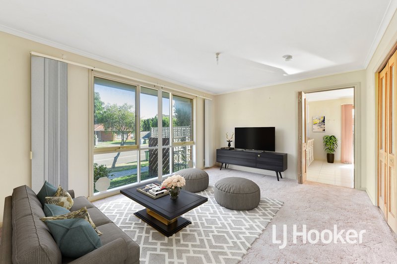 Photo - 1/47 David Collins Drive, Endeavour Hills VIC 3802 - Image 2