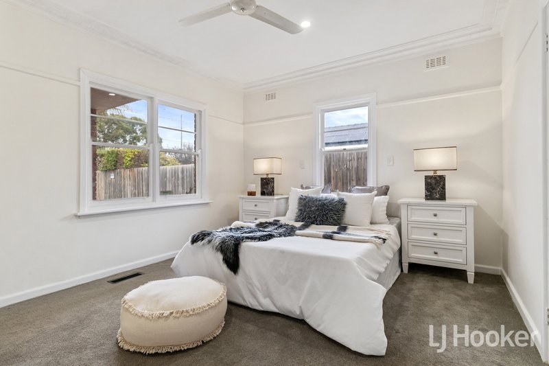 Photo - 147 East Boundary Road, Bentleigh East VIC 3165 - Image 8