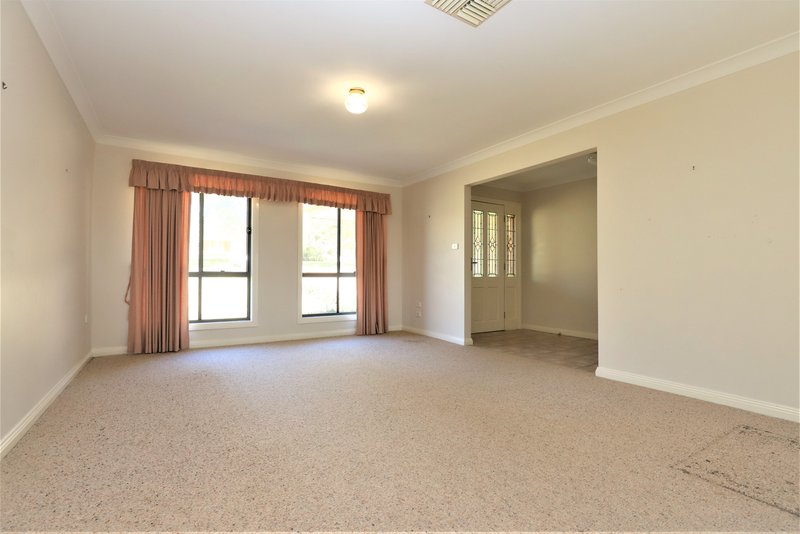 Photo - 147 Hurley Street, Cootamundra NSW 2590 - Image 6