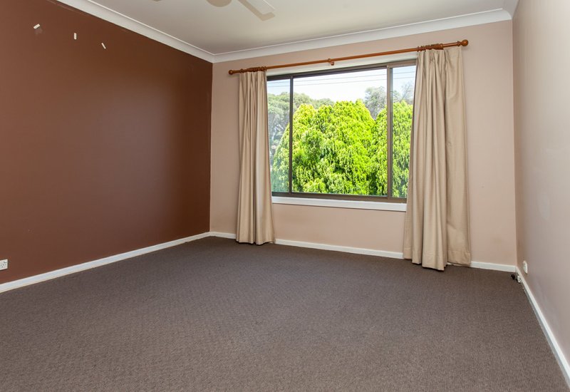 Photo - 147 Macquarie Avenue, Cessnock NSW 2325 - Image 8