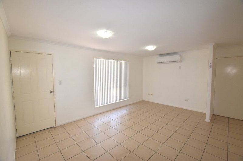 Photo - 1/47 O'Connell Street, Barney Point QLD 4680 - Image 4