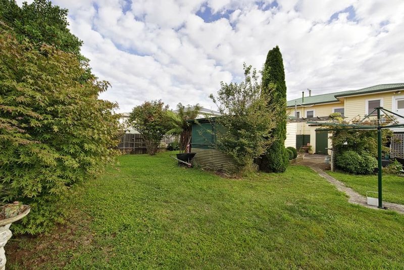 Photo - 147 Oldaker Street, Devonport TAS 7310 - Image 14