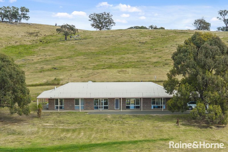 Photo - 147 Racecourse Road, Redesdale VIC 3444 - Image 2