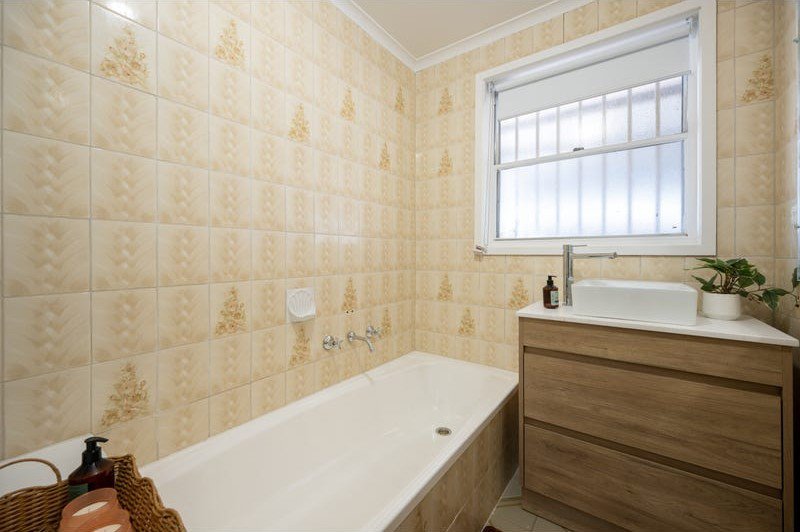 Photo - 147 Riggall Street, Broadmeadows VIC 3047 - Image 2