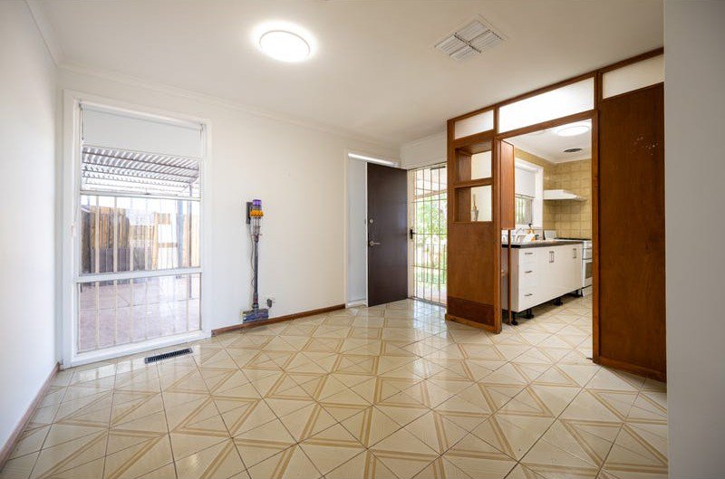 Photo - 147 Riggall Street, Broadmeadows VIC 3047 - Image 5