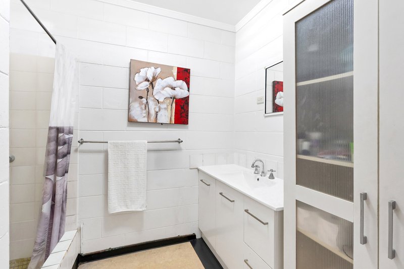 Photo - 147 Russell Street, Edge Hill QLD 4870 - Image 15