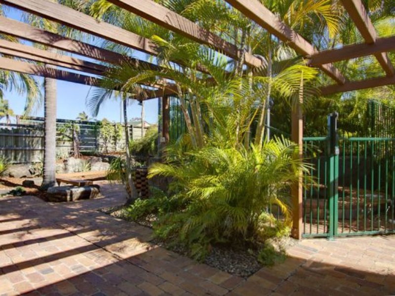 Photo - 147 Sapphire Street, Holland Park QLD 4121 - Image 8