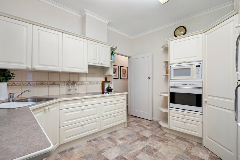 Photo - 147 Weatherall Road, Cheltenham VIC 3192 - Image 3