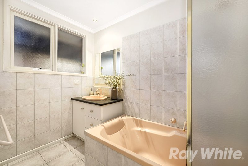 Photo - 1/47 Woolwich Drive, Mulgrave VIC 3170 - Image 9