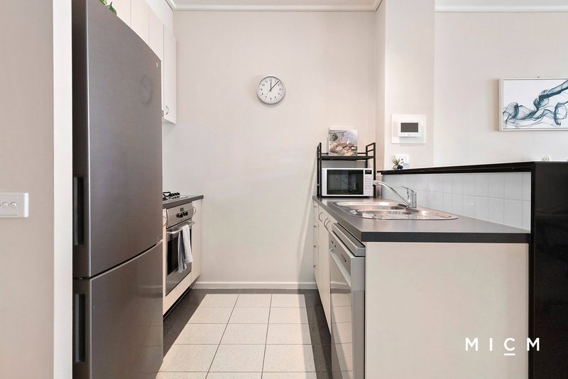 Photo - 147/83 Whiteman Street, Southbank VIC 3006 - Image 4