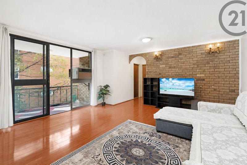 Photo - 14/8-12 Gloucester Road, Hurstville NSW 2220 - Image 2