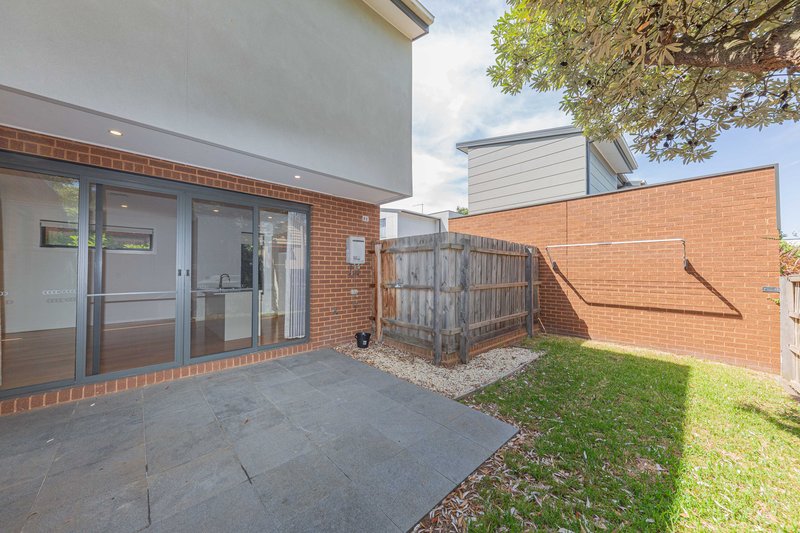 Photo - 1/48-50 Hamel Street, Box Hill South VIC 3128 - Image 6