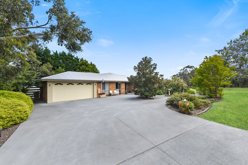 148 Beaconsfield-Emerald Road, Dewhurst VIC 3808