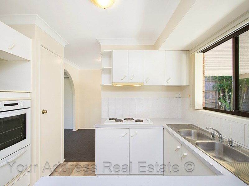 Photo - 148 Emerald Drive, Regents Park QLD 4118 - Image 2