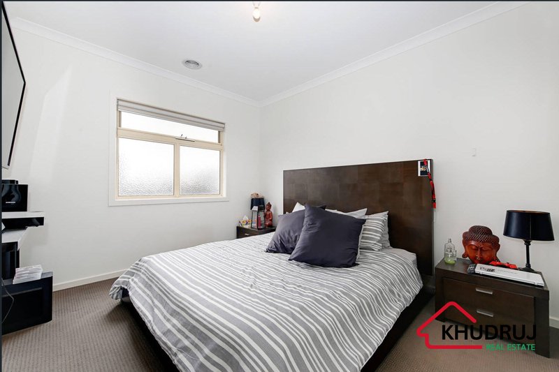 Photo - 1/48 Emperor Parade, Tarneit VIC 3029 - Image 7