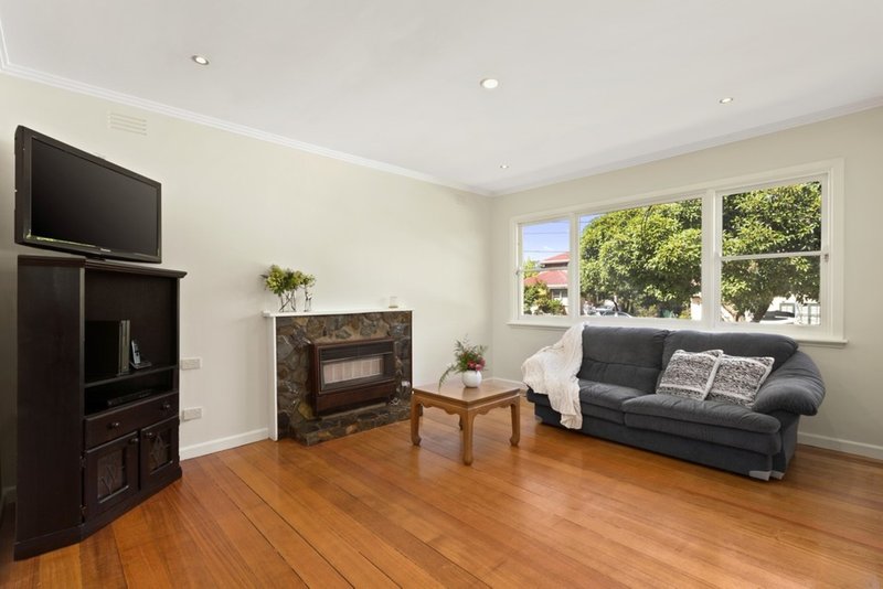 Photo - 1/48 Heywood Street, Ringwood VIC 3134 - Image 2