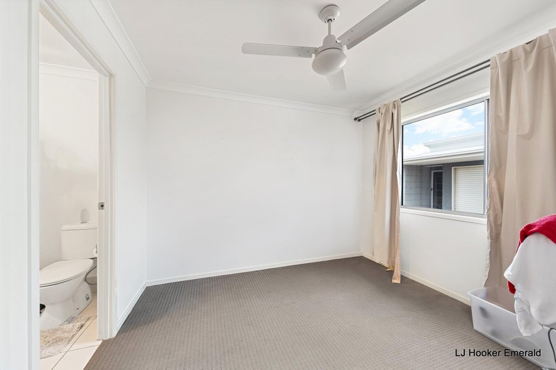 Photo - 14/8 Hillcrest Street, Emerald QLD 4720 - Image 11