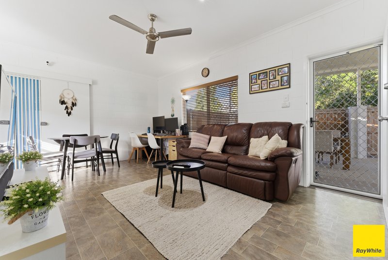 Photo - 1/48 Leeuwin Crescent, Bentley Park QLD 4869 - Image 3