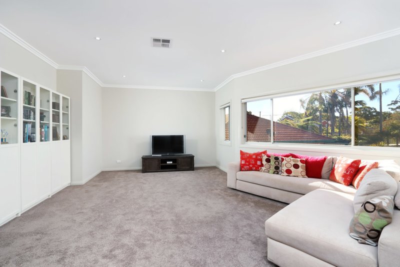 Photo - 148 Lorraine Street, Peakhurst Heights NSW 2210 - Image 8