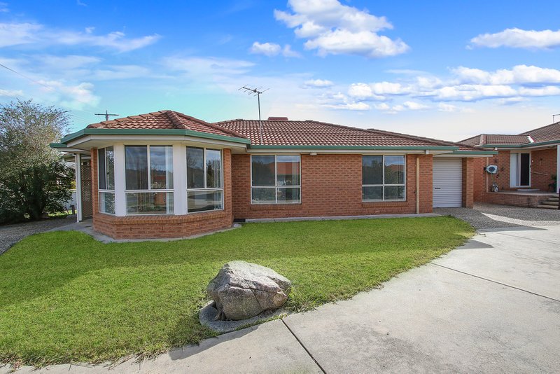 Photo - 1/48 Mayfair Drive, Wodonga VIC 3690 - Image 1