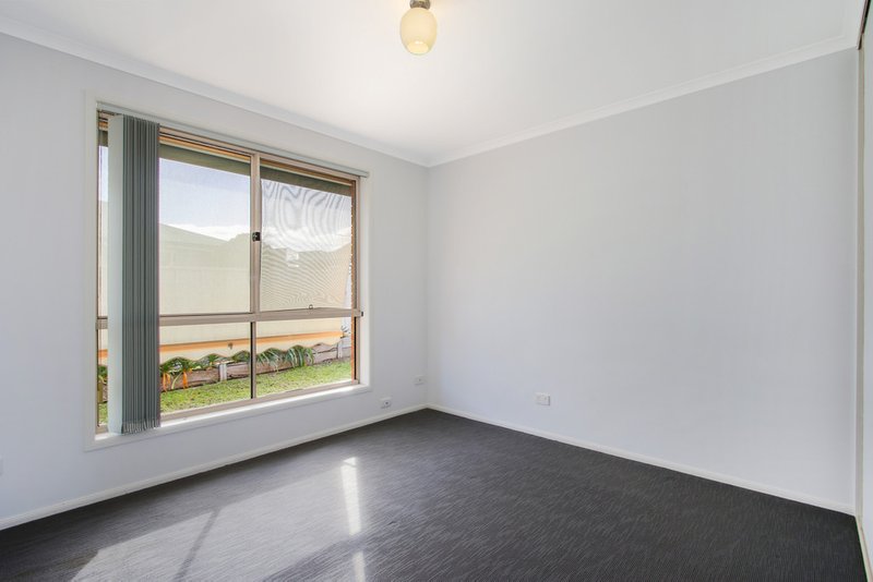 Photo - 1/48 Mayfair Drive, Wodonga VIC 3690 - Image 8