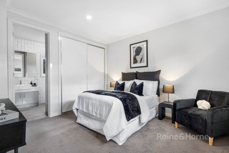 Photo - 1/48 Mitchells Lane, Sunbury VIC 3429 - Image 12