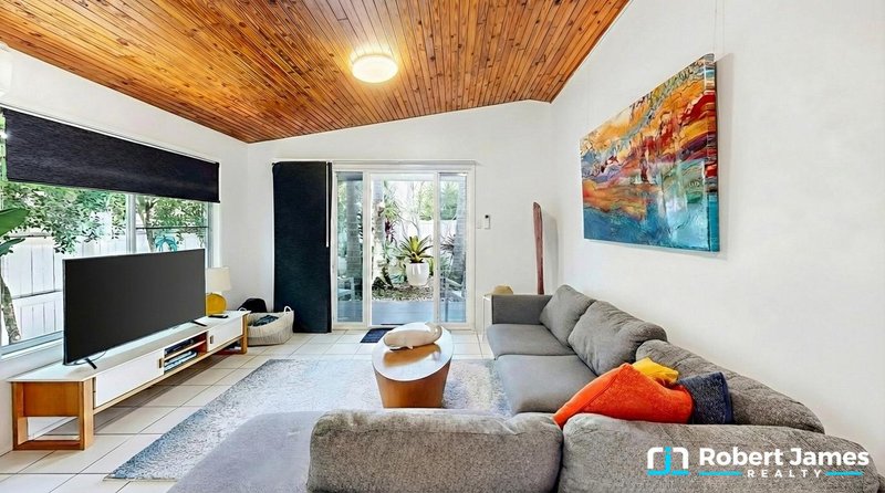 Photo - 148 Moorindil Street, Tewantin QLD 4565 - Image 3