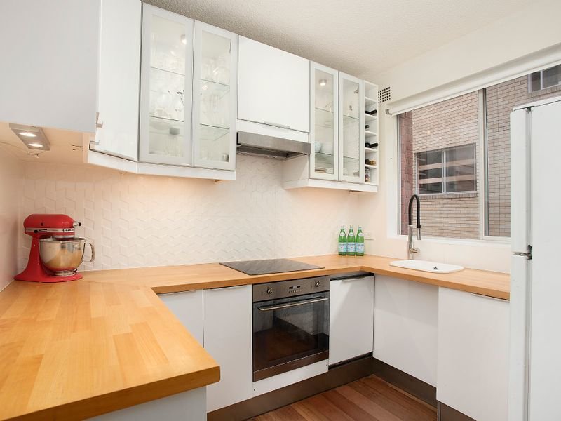 Photo - 1/48 Pacific Parade, Dee Why NSW 2099 - Image 4