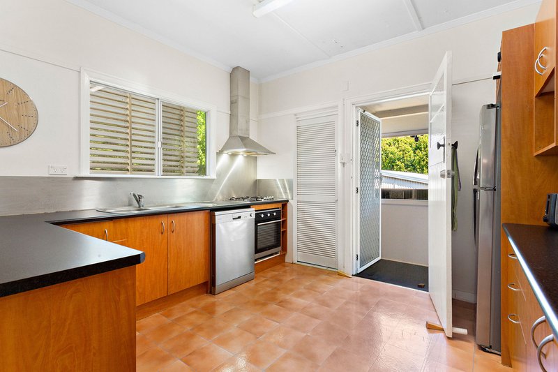 Photo - 148 Redwood Street, Stafford Heights QLD 4053 - Image 4