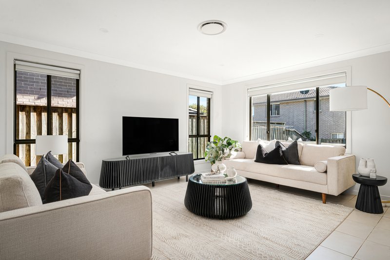 Photo - 148 Riverbank Drive, The Ponds NSW 2769 - Image 2